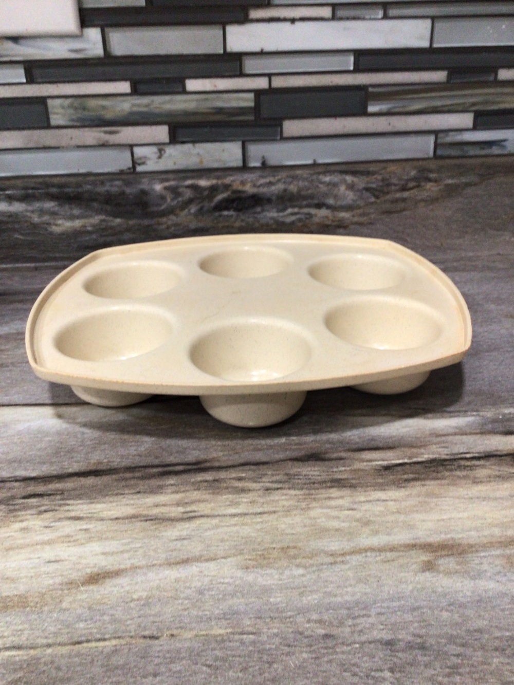 Vintage 1980s Club 6 Cup Muffin Pan Microwave Oven Safe USA Bakeware